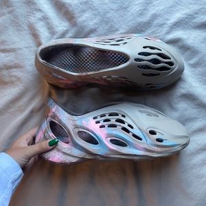 Yeezy foam runners - size 9